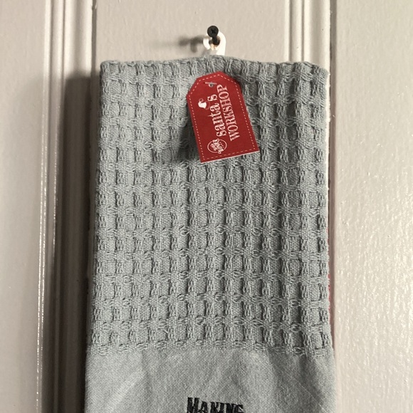 NWT- Gray Making Spirits Bright Farmtruck & Solid Red Waffle Knit- Towels 18x28 - Picture 7 of 17